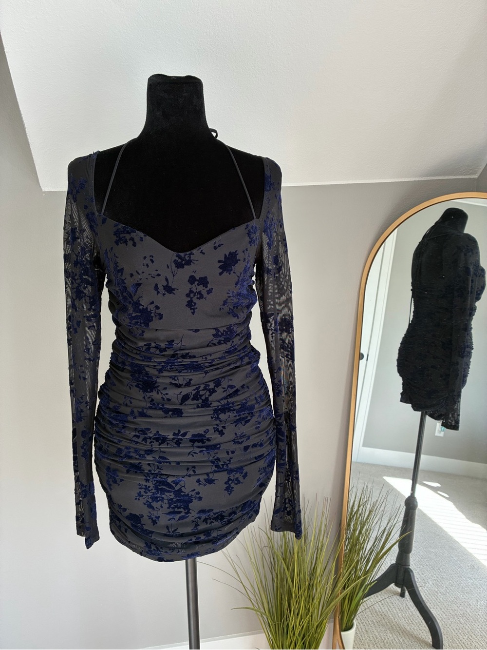 Lucy in the Sky Navy Blue Floral Ruched Long-Sleeve Mini Dress